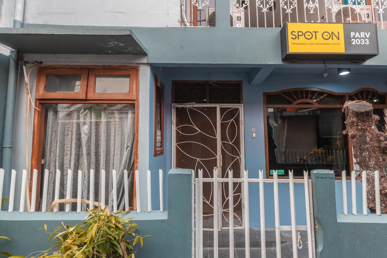 Spot On 2033 Kayumanis Homestay Syariah Джакарта Экстерьер фото